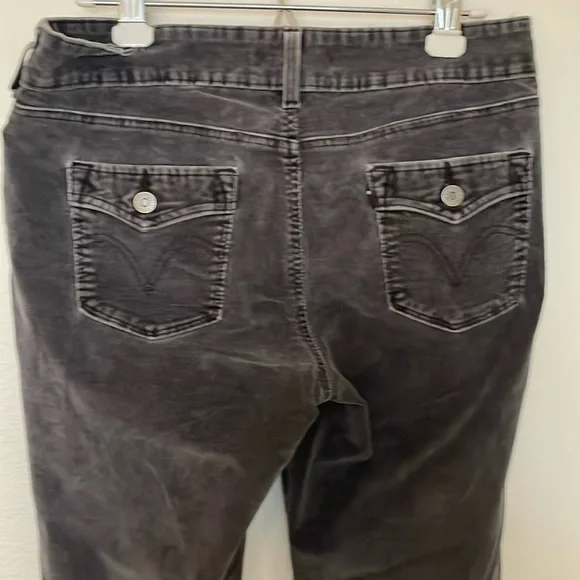 Levi’s 526 Corduroy Slender Boot Cut Pants - Picture 3 of 6